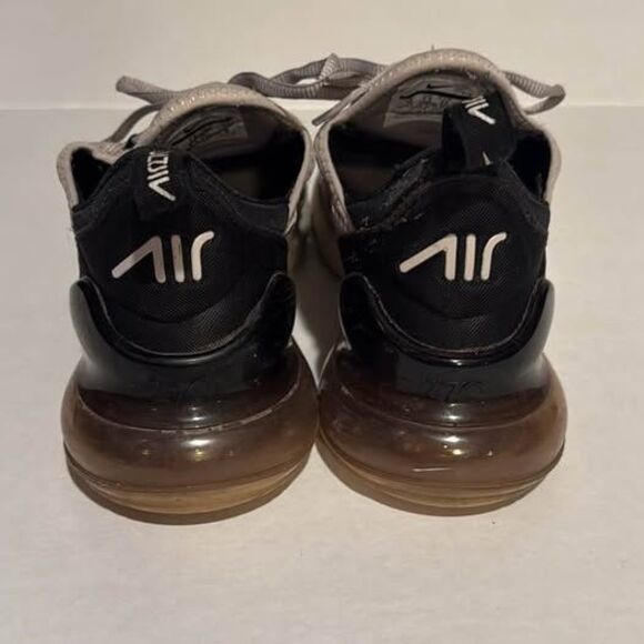 Nike Air Max 270 Men’s Size 10 Gray Black Running Shoes Lifestyle Sneakers